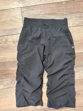 Girls Black Ruched Active Capri Pants